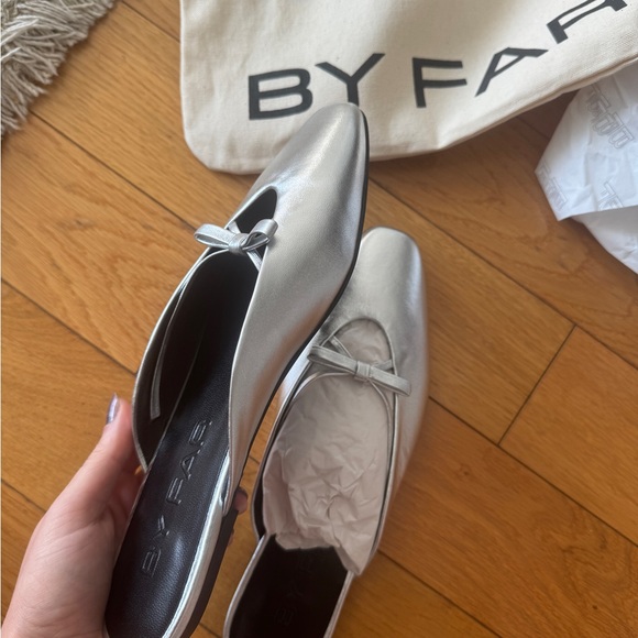 FINN SILVER METALLIC
LEATHER - Picture 6 of 6